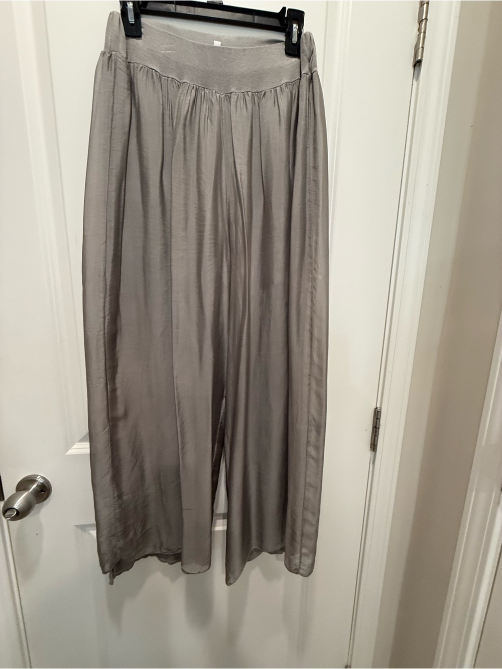 Belle France wide leg Silky Pants in Light Gray